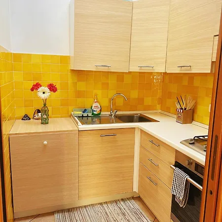 Apartment Conero-alba Al Mare-cocco-5 Min A Piedi Dal Mare